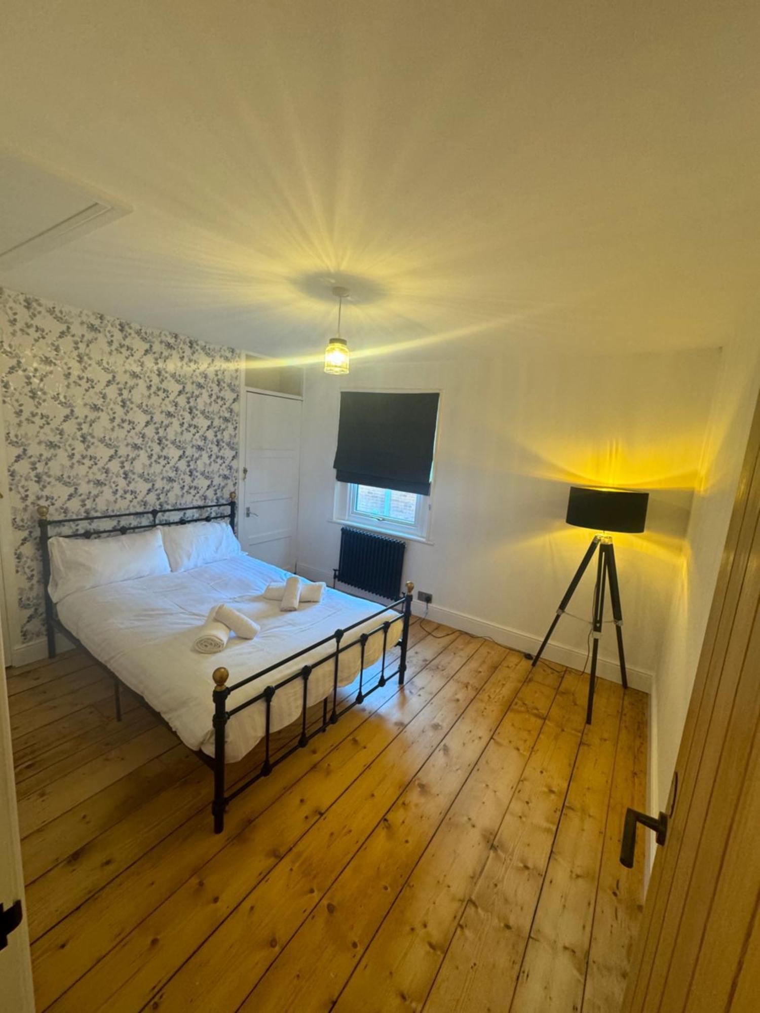 Mill Hill Guest House Каус Екстериор снимка
