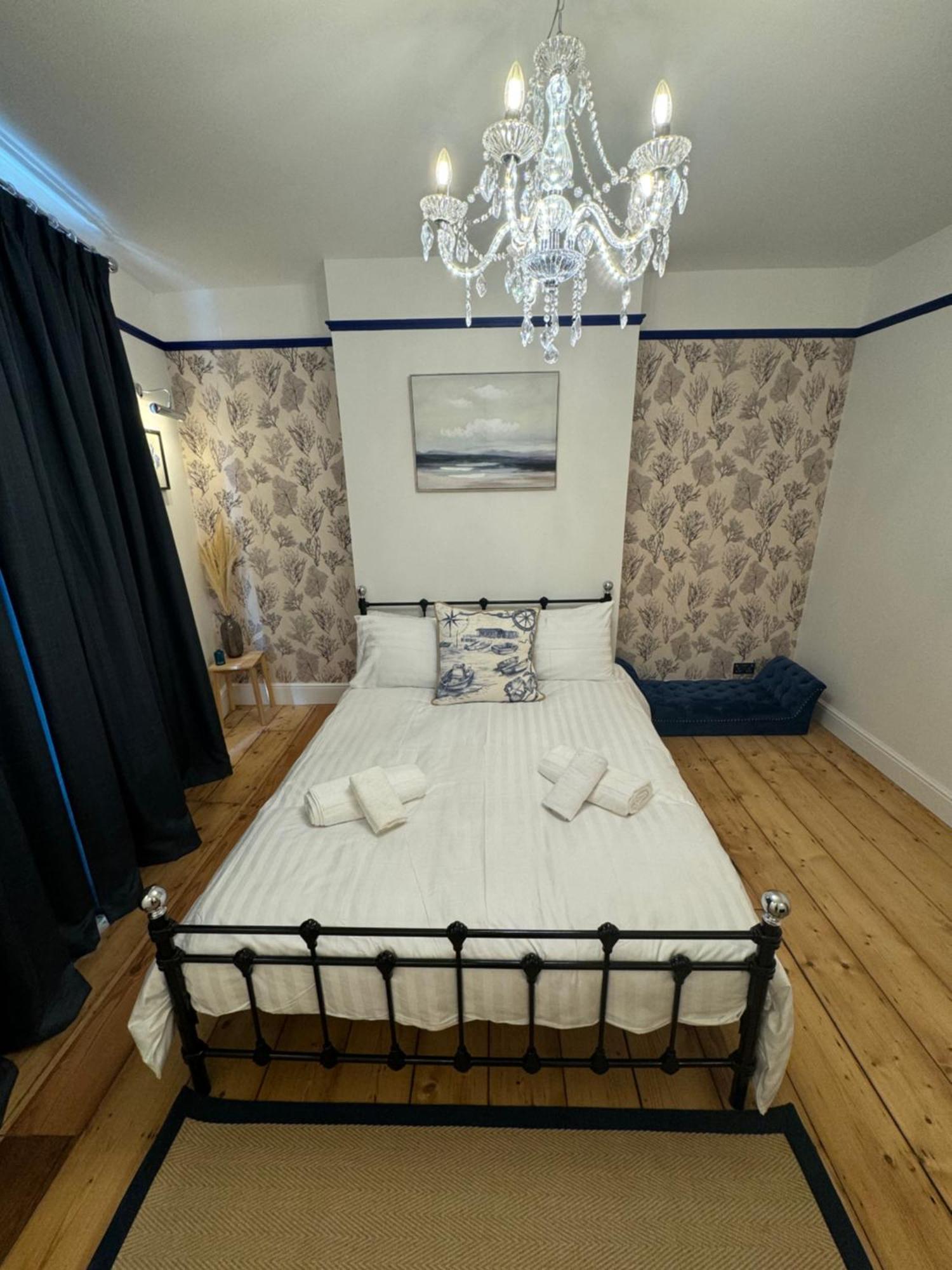 Mill Hill Guest House Каус Екстериор снимка