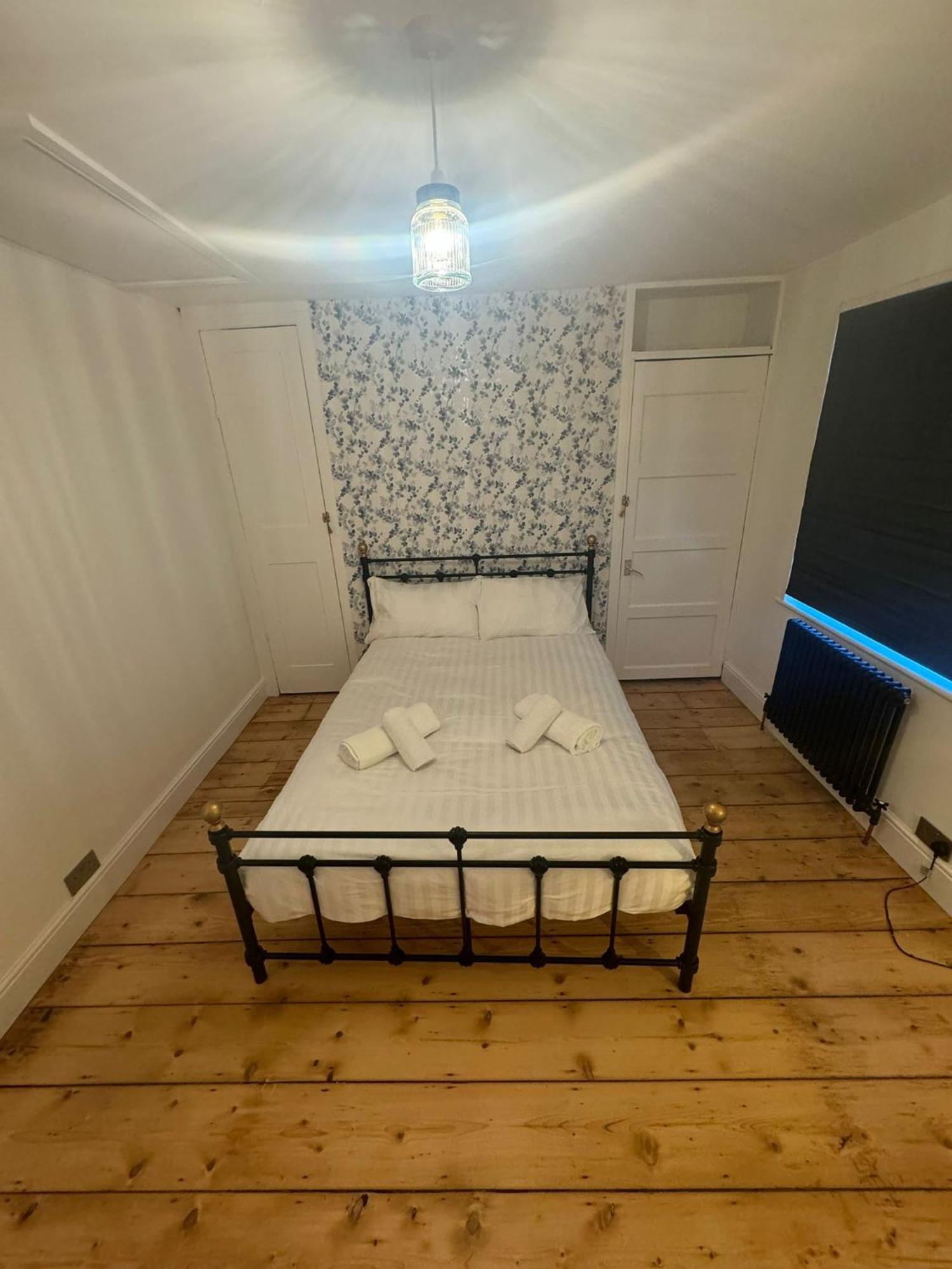 Mill Hill Guest House Каус Екстериор снимка